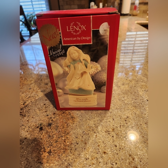 🩷GIFT IDEA...MUSIC BOX🩷LENOX🩷Angel Music Box.        NIB - Picture 5 of 7